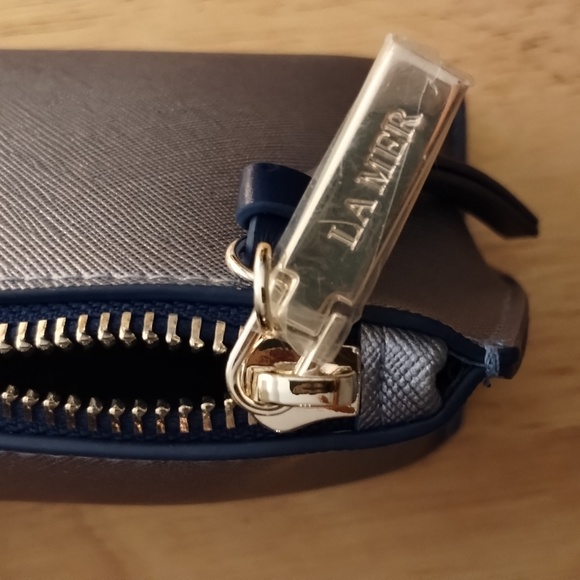 Two La Mer makeup bags - Picture 4 of 6